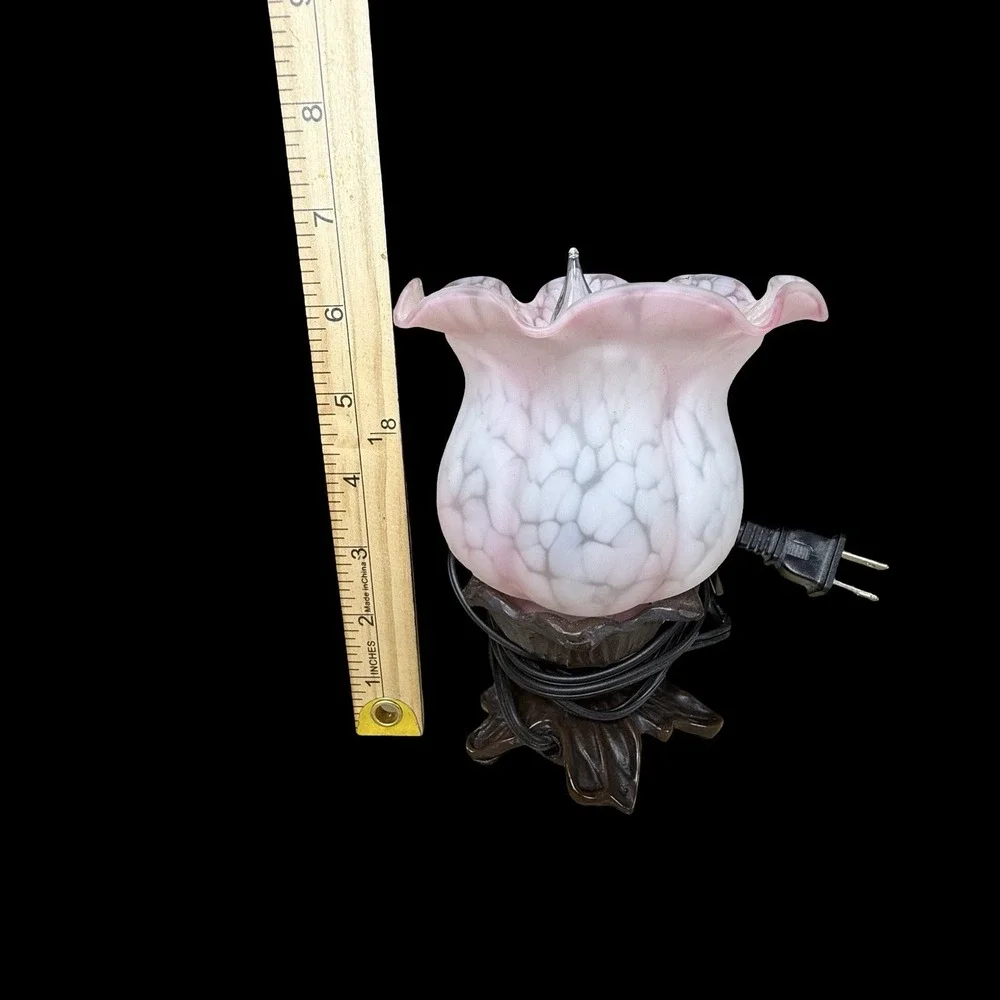 Underwriters Laboratories Portable Lamp Cherub Floral Tulip Glass Table Lamp 6